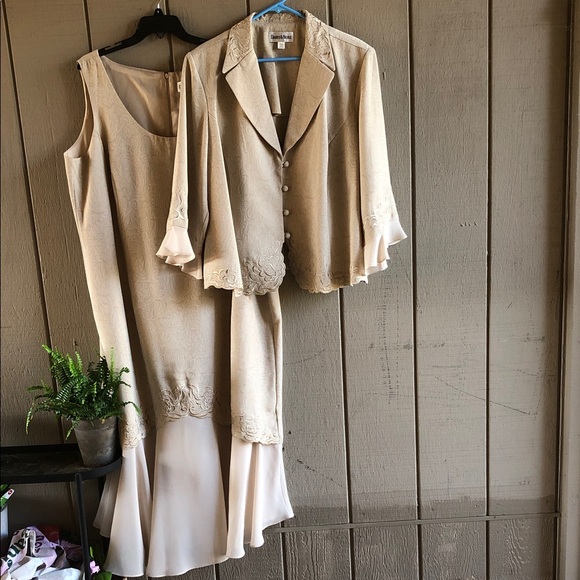 Danny & Nicole Dresses & Skirts - Danny & Nicole Gold-Beige Embroidered Maxi Dress with Jacket Two Pieces Suit